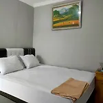 Express O 91277 Atiq Homestay Syariah