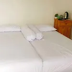 Express O 91277 Atiq Homestay Syariah