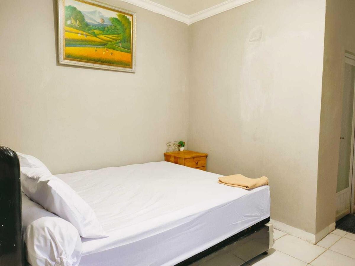 Express O 91277 Atiq Syariah Hotel Serang