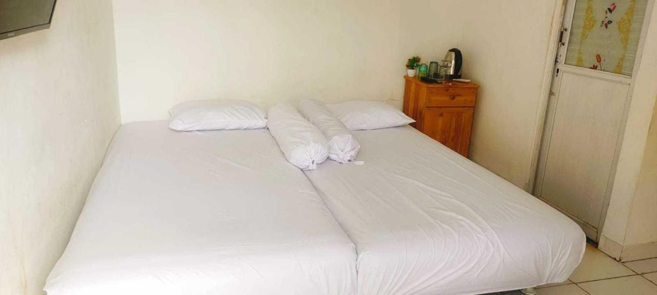 Hotel Express O 91277 Atiq Syariah